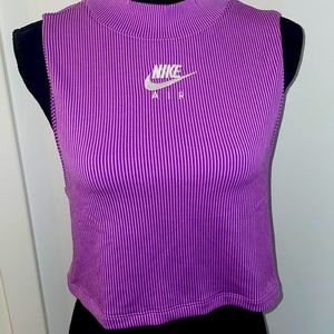 Nike Slim Fit Crop Tank Size L NWT